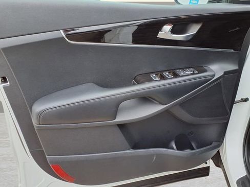 Used 2020 Kia Sorento LX w/ LX I4 Convenience Package image 14