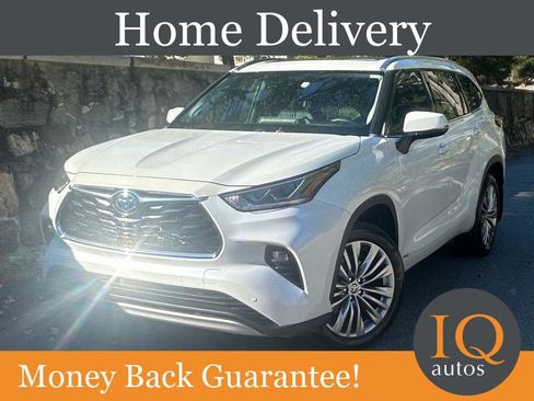 Used 2022 Toyota Highlander Platinum image 1