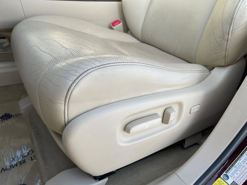 Used 2013 Lexus RX 450h AWD w/ Navigation Pkg image 29