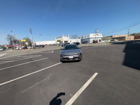 Used 2025 Kia K4 FWD image 16