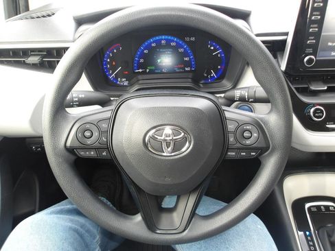 Used 2020 Toyota Corolla LE image 12