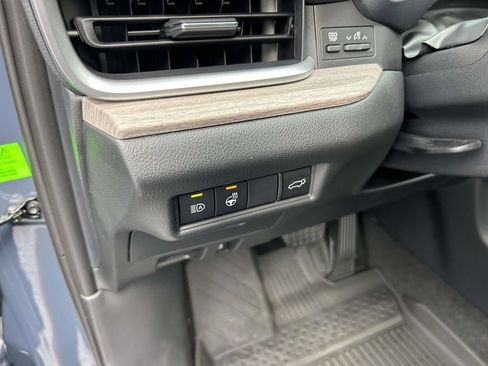 Used 2026 Toyota Grand Highlander AWD image 18