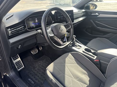 Used 2025 Volkswagen Jetta Sport FWD image 23