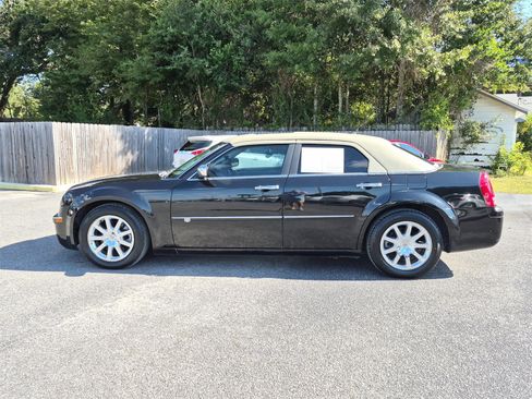 Used 2008 Chrysler 300 C w/ Navigation & Sound Group II image 2