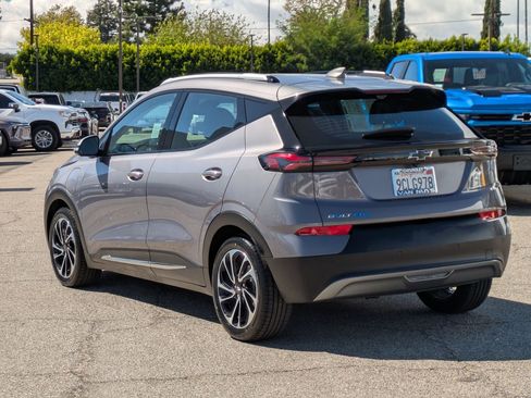 Used 2022 Chevrolet Bolt EUV Premier w/ Sun & Sound Package image 7