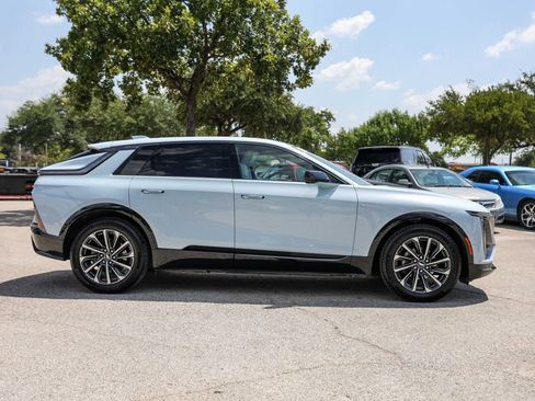 Certified 2024 Cadillac Lyriq Sport w/ LPO, Floor Liner Package AWD/4WD image 5