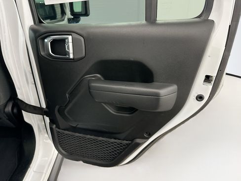 Used 2025 Jeep Wrangler Unlimited Rubicon image 30