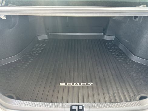 Certified 2020 Toyota Camry SE image 17