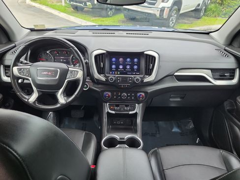 Used 2022 GMC Terrain SLT w/ Tech Package FWD image 18