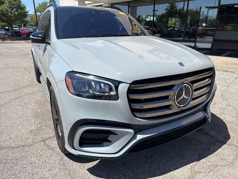 Used 2024 Mercedes-Benz GLS 450 4MATIC image 31