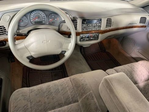 Used 2000 Chevrolet Impala w/ Preferred Equipment Group FWD image 18
