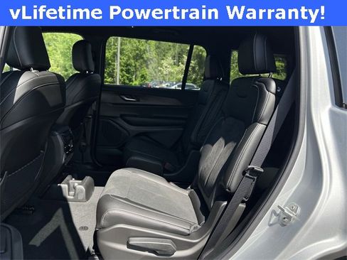 New 2025 Jeep Grand Cherokee L Altitude image 17