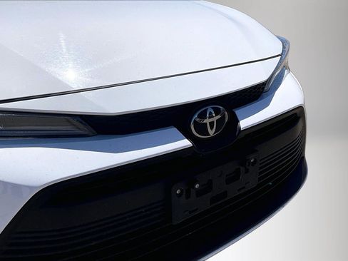 Used 2024 Toyota Corolla LE FWD image 30