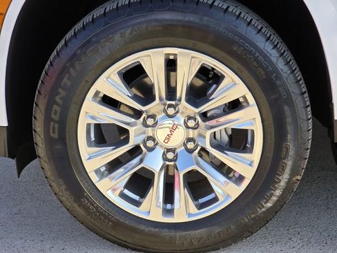 Used 2026 GMC Yukon Denali image 9