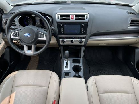 Used 2017 Subaru Outback 3.6R Limited AWD/4WD image 2