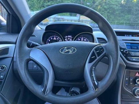 Used 2016 Hyundai Elantra SE FWD image 14