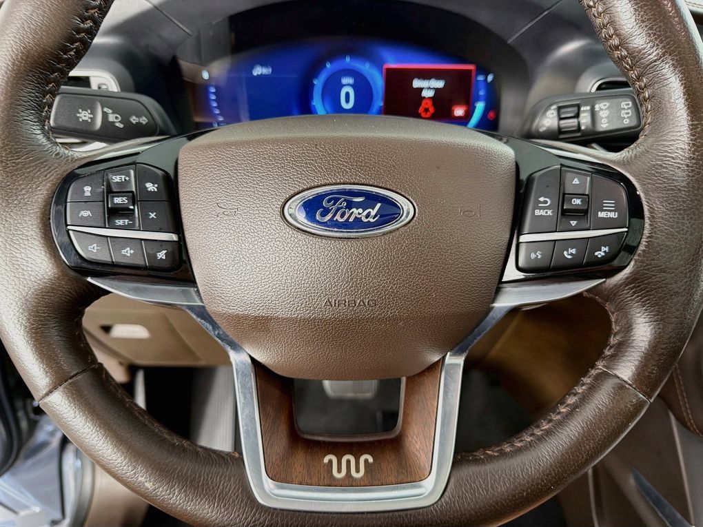 Used 2022 Ford Explorer King Ranch w/ Technology Package AWD/4WD image 15
