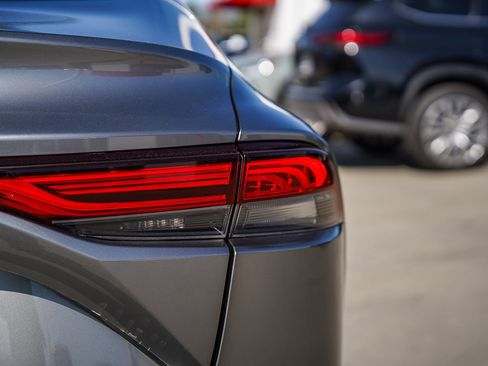 Used 2022 Toyota Mirai XLE image 12