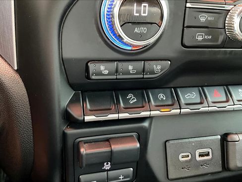 Used 2020 GMC Sierra 1500 SLT image 36