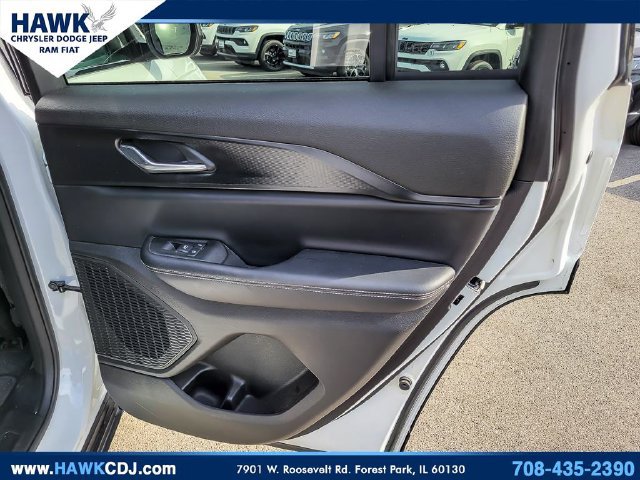 Certified 2025 Jeep Grand Cherokee Laredo AWD/4WD image 25