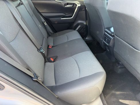 Used 2025 Toyota RAV4 XLE AWD/4WD image 16