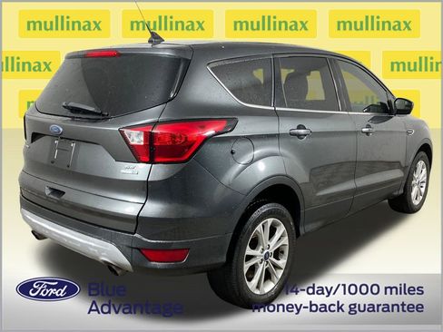 Certified 2019 Ford Escape SE image 4