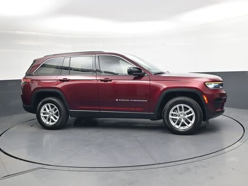 Used 2024 Jeep Grand Cherokee Laredo X w/ Trailer Tow Package image 3