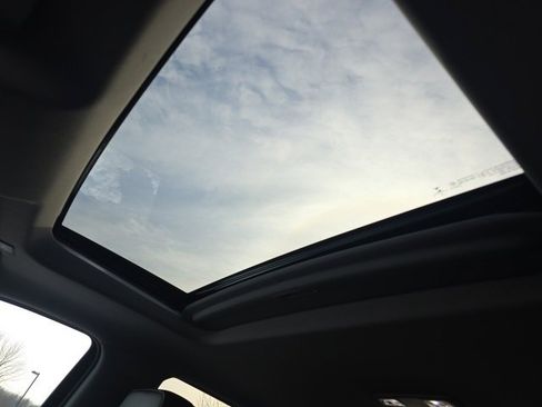 Used 2019 GMC Sierra 1500 SLT w/ SLT Premium Package image 32