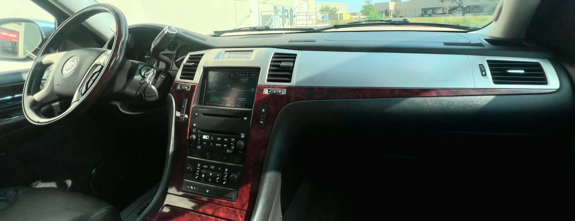 Used 2007 Cadillac Escalade EXT w/ Information Package AWD/4WD image 24