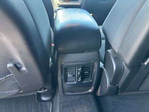 Used 2014 Jeep Grand Cherokee Laredo AWD/4WD image 21