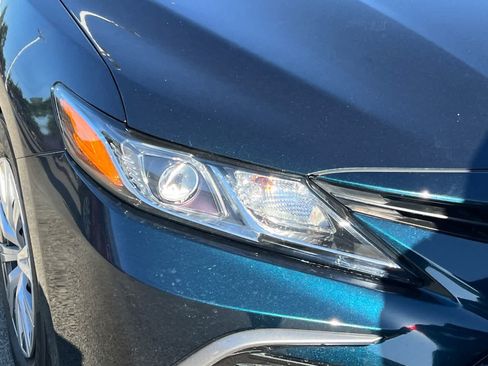 Used 2021 Toyota Camry LE FWD image 14