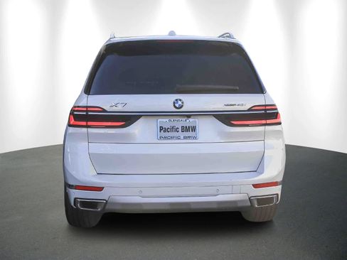 Certified 2023 BMW X7 xDrive40i w/ Premium Package image 5