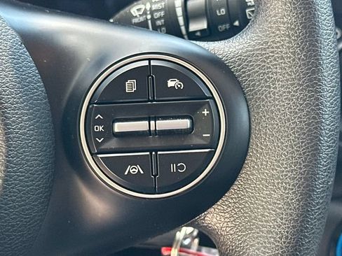 Used 2025 Kia Soul LX w/ LX Technology Package FWD image 27