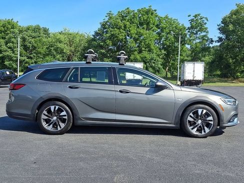 Used 2018 Buick Regal Essence w/ Driver Confidence Package #1 AWD/4WD image 10