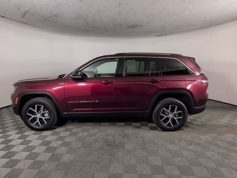Certified 2023 Jeep Grand Cherokee Limited w/ Luxury Tech Group II AWD/4WD image 9
