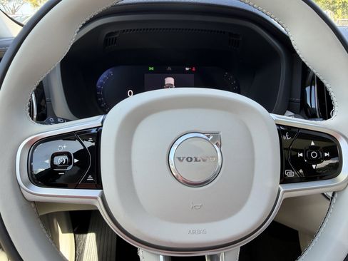 New 2026 Volvo XC60 B5 Ultra w/ Climate Package image 31