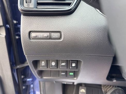 Used 2020 Nissan Rogue SV image 19