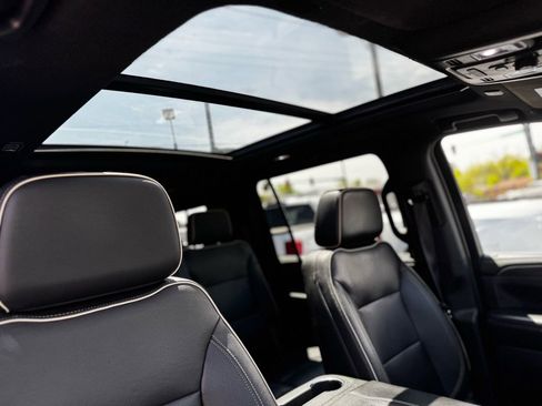 Used 2023 GMC Yukon XL SLT w/ SLT Premium Package AWD/4WD image 24