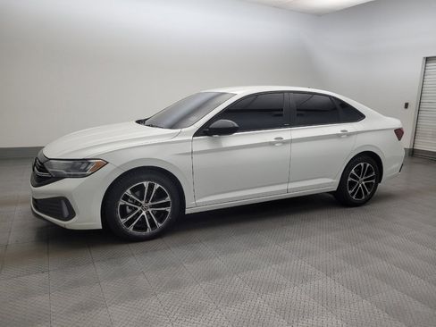 Used 2024 Volkswagen Jetta Sport FWD image 2