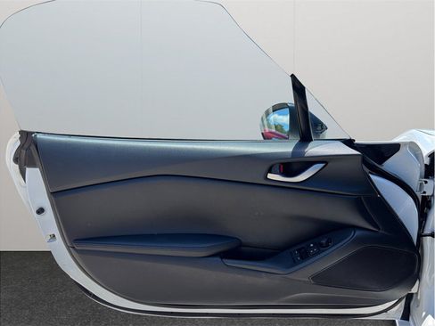 Used 2020 MAZDA MX-5 Miata Sport RWD image 21