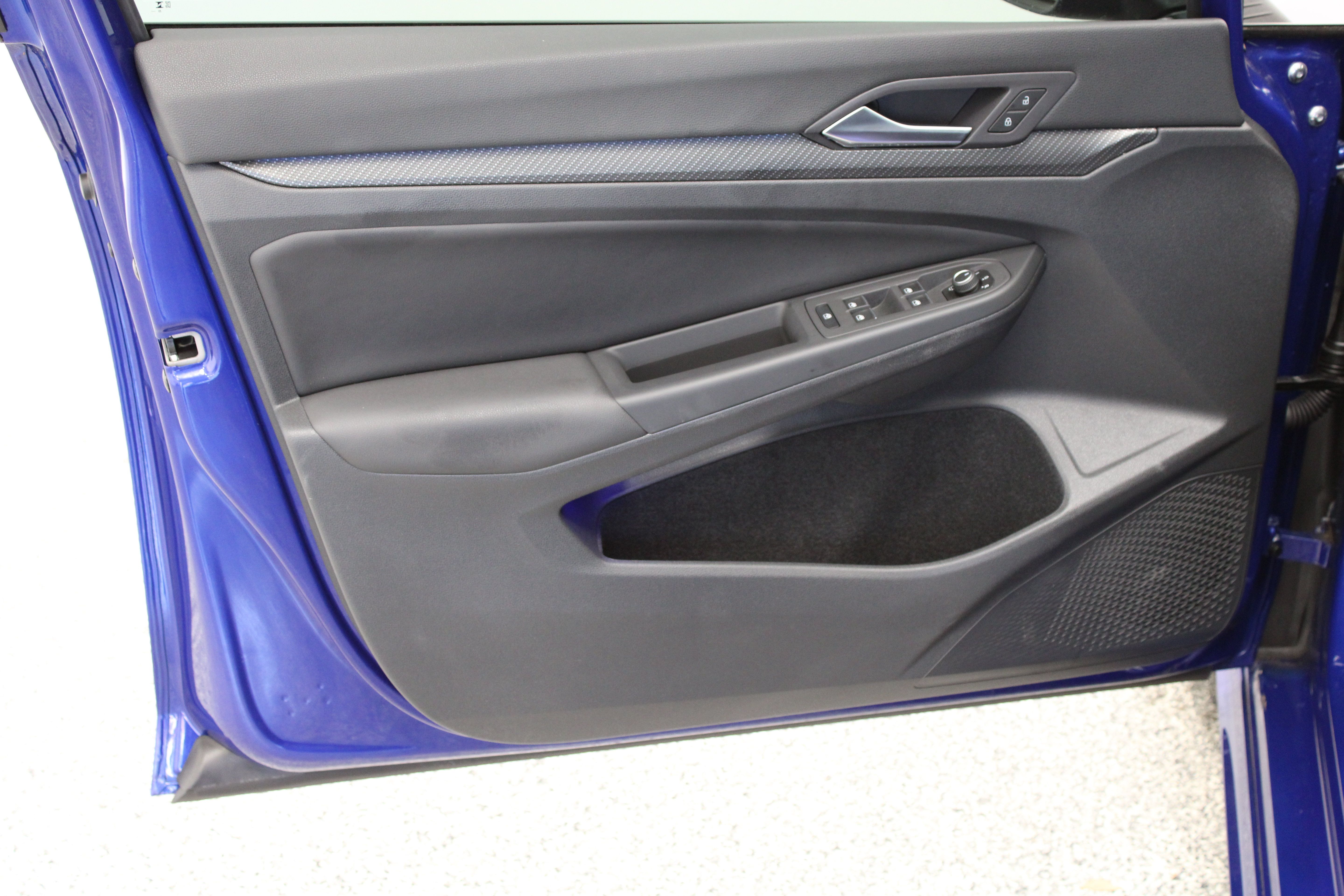 Used 2024 Volkswagen Golf R AWD/4WD image 12