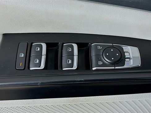 Used 2024 Kia Carnival LX image 15