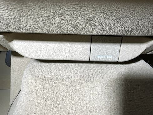 Used 2007 Lincoln Town Car Signature RWD image 26