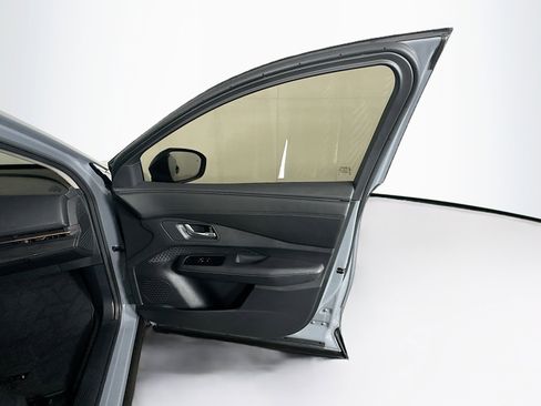 Used 2024 Nissan Ariya FWD image 30