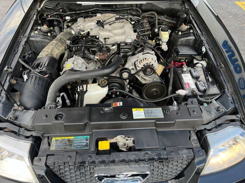 Used 2004 Ford Mustang Convertible RWD image 37