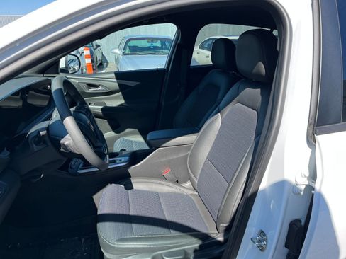 Used 2025 Buick Envista Preferred FWD image 36