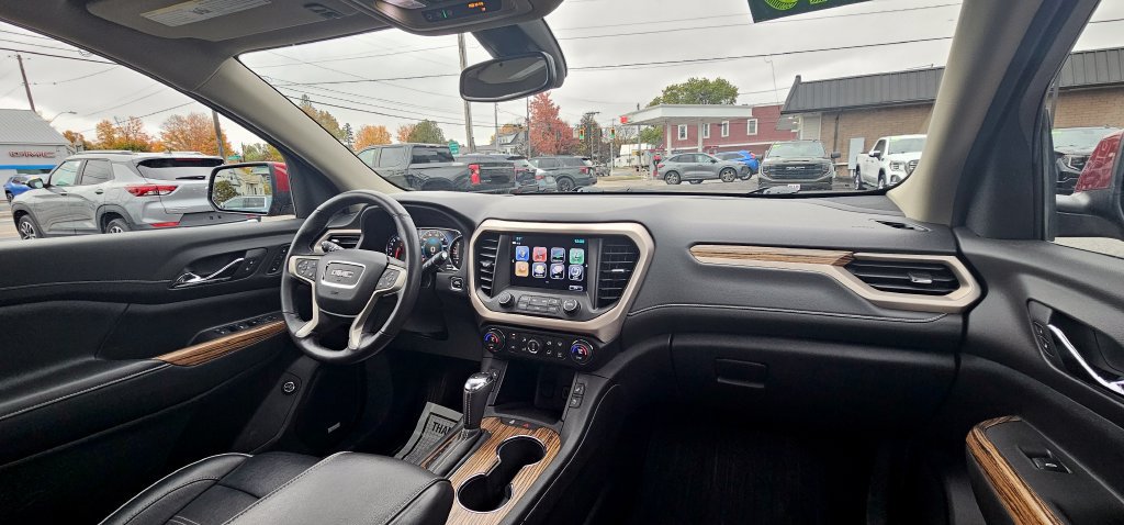 Used 2019 GMC Acadia Denali w/ Technology Package AWD/4WD image 32
