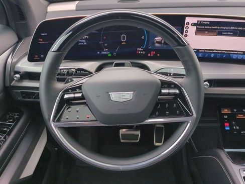 Certified 2026 Cadillac Vistiq Premium Luxury AWD/4WD image 24