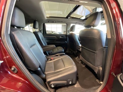 Used 2015 Toyota Highlander Limited Platinum image 21