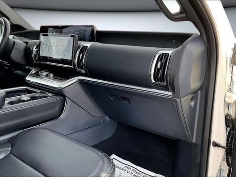 Used 2025 Ford Expedition Max Platinum w/ Stealth Performance Package image 26